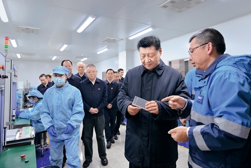 2024年3月18日至21日，中共中央總書記、國家主席、中央軍委主席習近平在湖南考察。這是18日下午，習近平在中德合資企業(yè)巴斯夫杉杉電池材料有限公司考察。 新華社記者 謝環(huán)馳/攝