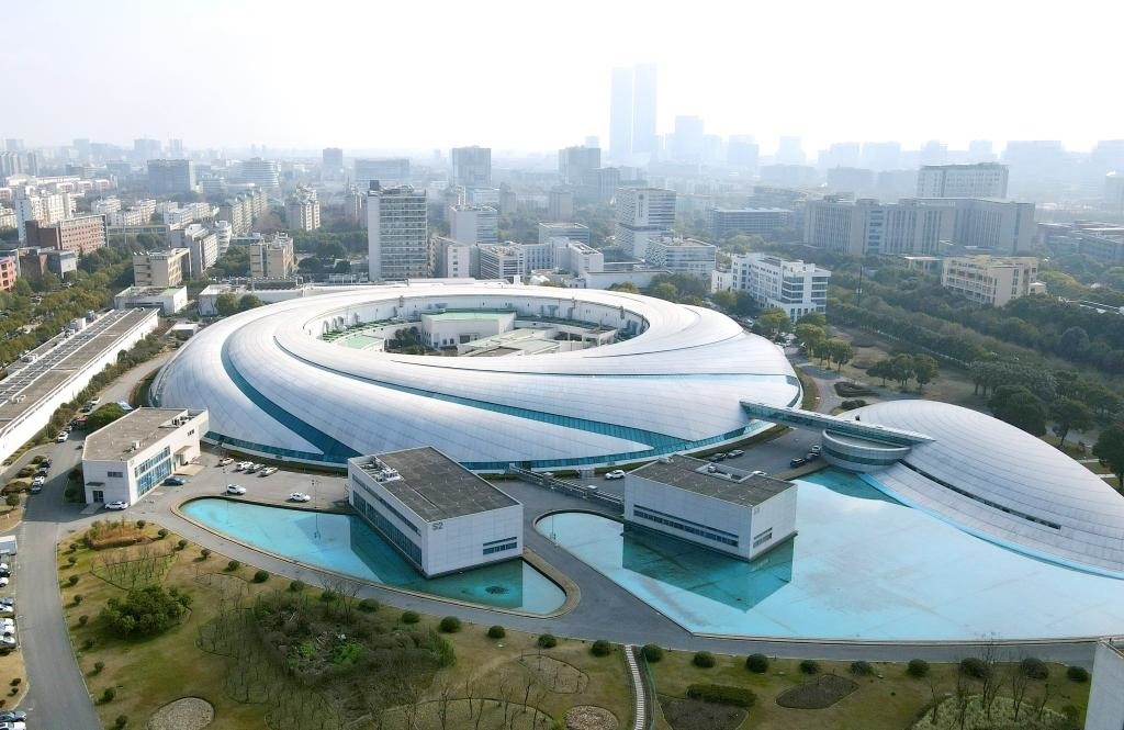 位于上海張江科學(xué)城的“上海光源”（2024年2月27日攝，無人機照片）。新華社記者 方喆 攝