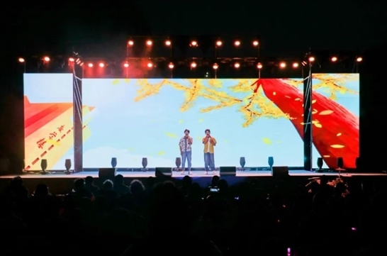 歌曲《啟程》演出現(xiàn)場。供圖：日照職業(yè)技術(shù)學(xué)院