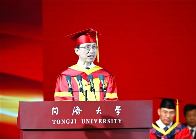 同濟(jì)大學(xué)校長(zhǎng)、中國(guó)工程院院士鄭慶華