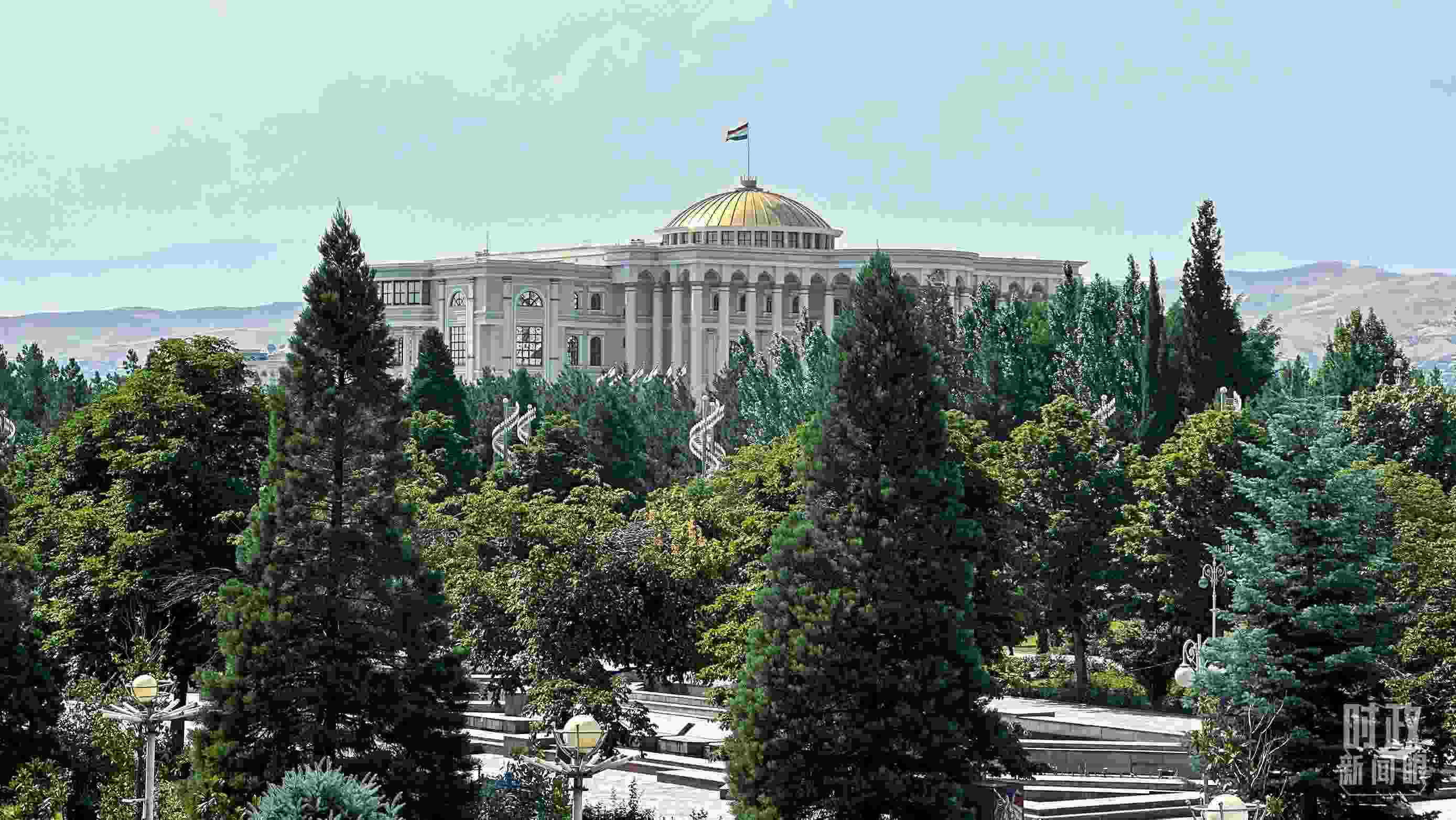 △塔吉克斯坦總統(tǒng)府。（總臺央視記者趙化拍攝）