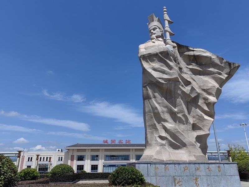 張騫雕塑。新華社記者 孫正好 攝