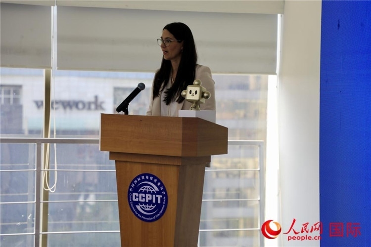 墨西哥外貿(mào)、投資和技術(shù)委員會(huì)總經(jīng)理蘇珊娜·杜克發(fā)表講話。人民網(wǎng) 埃內(nèi)斯托·多明戈斯攝