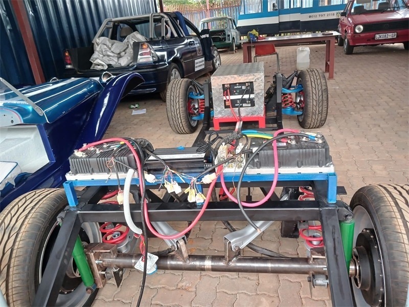 “老爺車”的跟上電動潮流。索尚古夫技術(shù)高中供圖