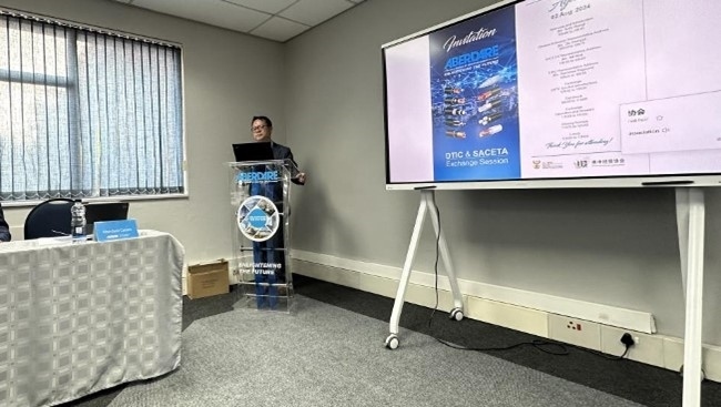 中國(guó)駐南非大使館參贊邱忠義致辭。南中經(jīng)貿(mào)協(xié)會(huì)供圖