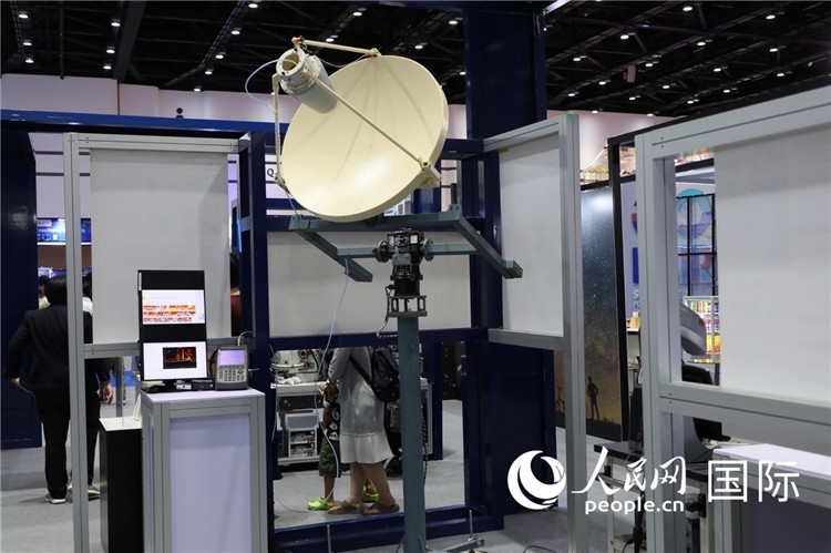 泰國衛(wèi)星設備。人民網(wǎng)記者 簡承淵攝