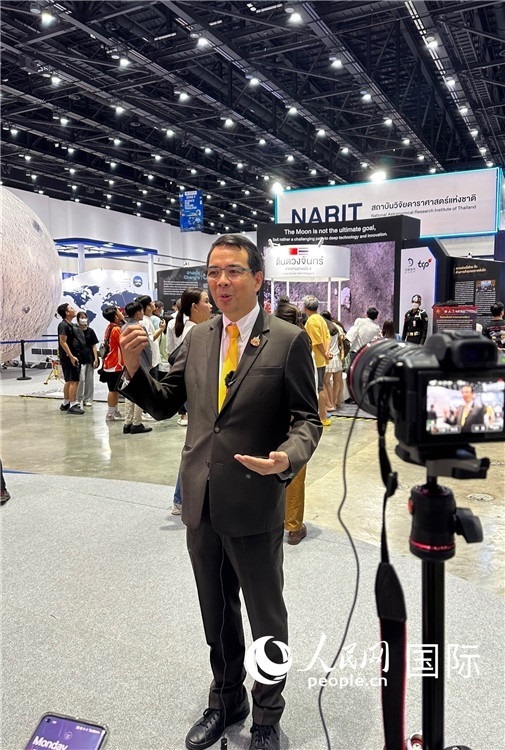 泰國國家天文研究所所長薩蘭接受采訪。人民網(wǎng)記者簡承淵攝