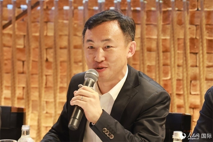 中國(guó)駐里約熱內(nèi)盧代總領(lǐng)事王海濤在座談會(huì)上致辭。人民網(wǎng)記者 陳海琪攝