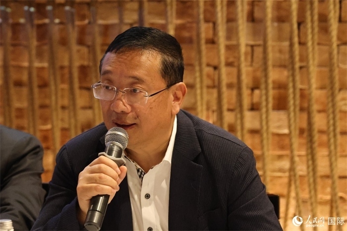 巴西文協(xié)主席上官建峰在座談會(huì)上致辭。人民網(wǎng)記者 陳海琪攝