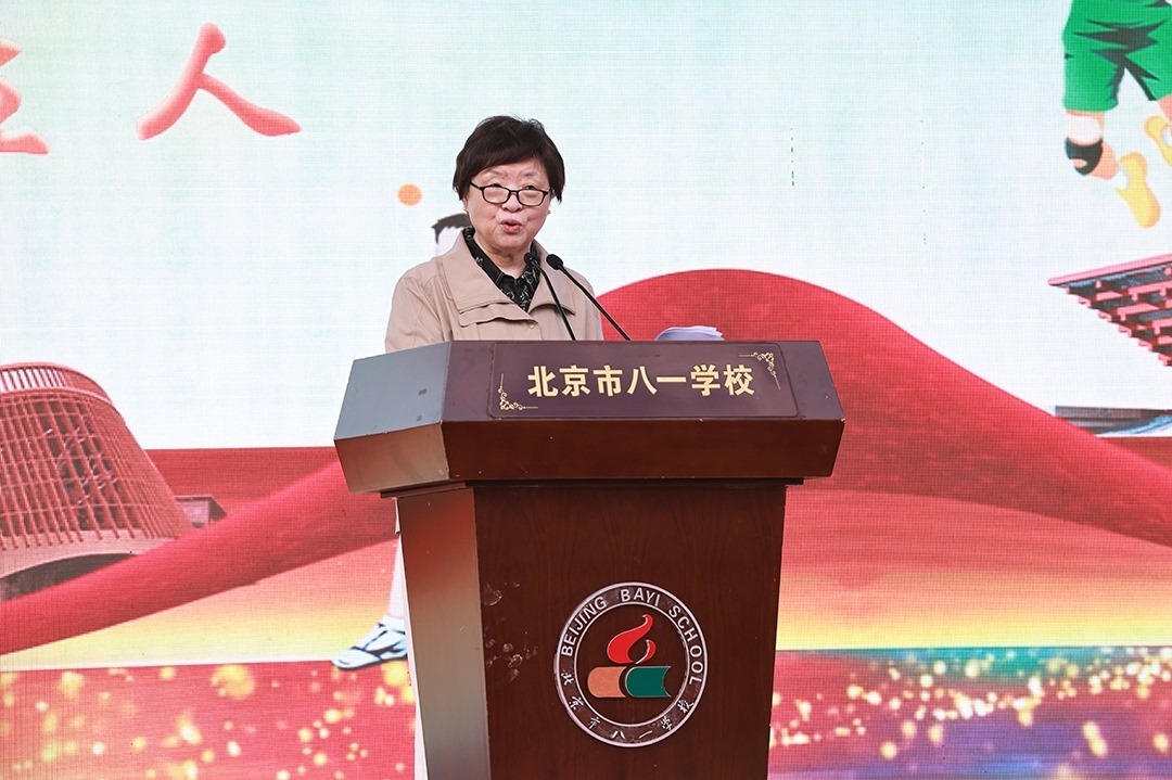 蘇東林院士講授開學(xué)第一課。校方供圖