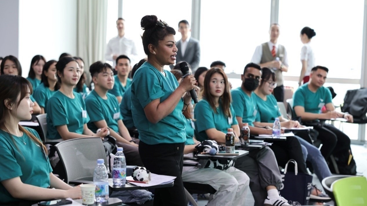 各方代表和在場嘉賓共同見證了培訓(xùn)基地的正式掛牌，活動當(dāng)日還展開了培訓(xùn)試講環(huán)節(jié)。