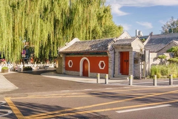 北京建筑大學古建保護與利用專業(yè)師生對北京德勝門內(nèi)大街開展空間品質(zhì)綜合提升項目，圖為項目竣工后的實景圖。校方供圖