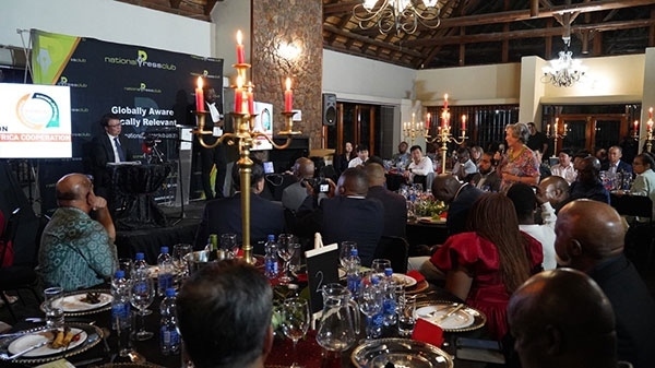 吳大使回答記者提問(wèn)。人民網(wǎng) 劉暢攝