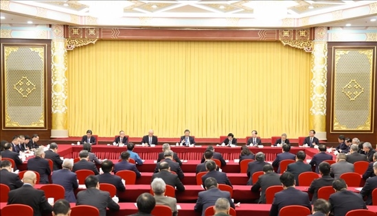 2024年3月6日，中共中央總書記、國家主席、中央軍委主席習(xí)近平看望參加全國政協(xié)十四屆二次會議的民革、科技界、環(huán)境資源界委員，并參加聯(lián)組會，聽取意見和建議。新華社記者 黃敬文 攝