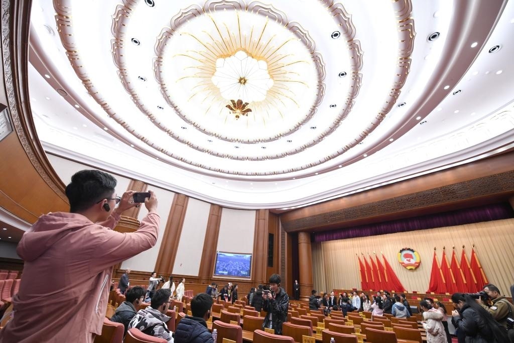 2019年11月16日，全國政協(xié)機關舉辦第一次公眾開放日活動，約200名高校師生、街道工作人員、退休干部、居民代表等參加。新華社記者 岳月偉 攝