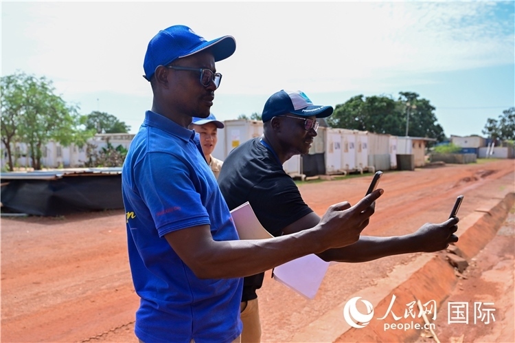 圖6 檢查組拍攝優(yōu)秀做法。謝坤攝