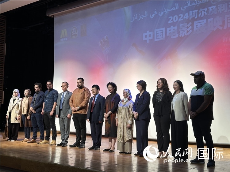 中阿兩國(guó)官員、電影行業(yè)從業(yè)者、媒體代表等出席開(kāi)幕式 郝瑞敏攝