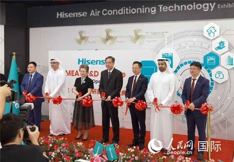 圖為開業(yè)剪彩儀式。人民網(wǎng)記者管克江攝