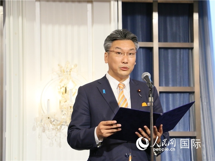日本國(guó)貿(mào)促會(huì)長(zhǎng)代理橋本岳致辭。人民網(wǎng) 許可攝