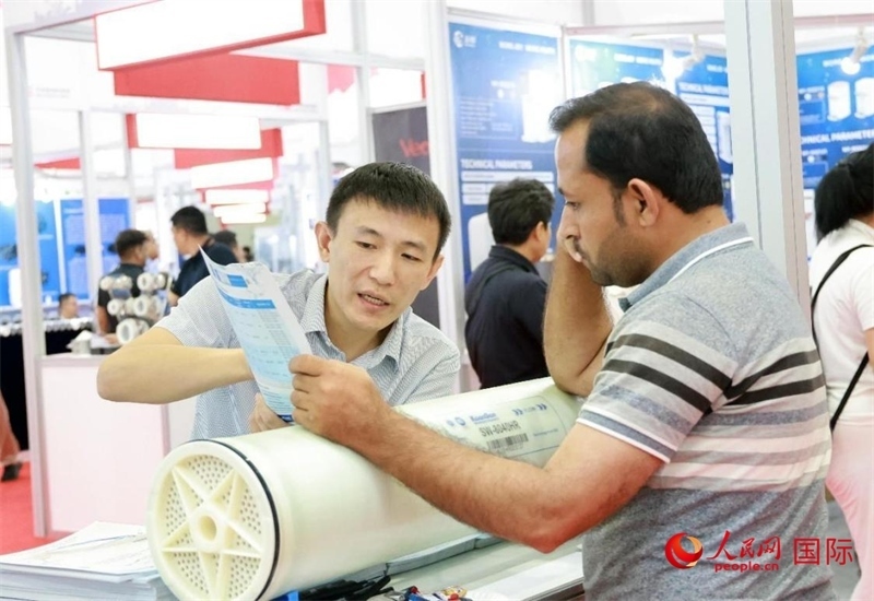 中企產(chǎn)品介紹。人民網(wǎng)記者管克江攝