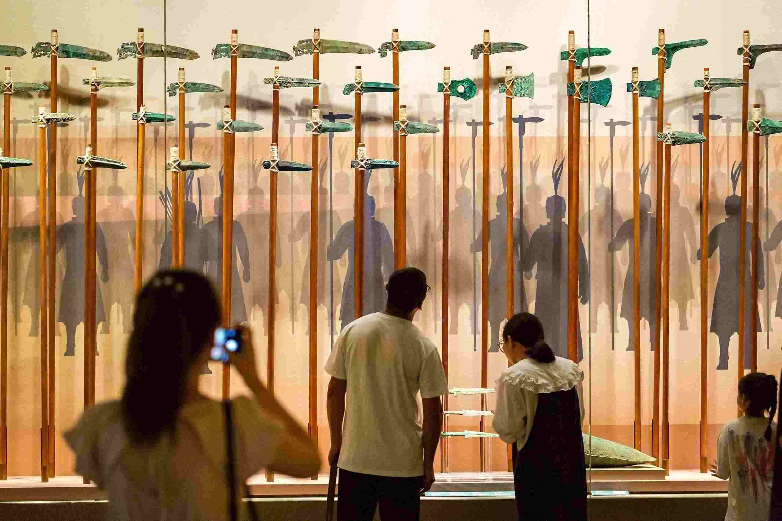 △2024年8月25日，游客在河南省安陽市殷墟博物館參觀。