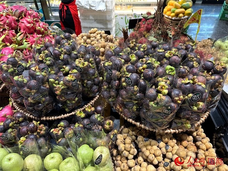 泰國(guó)超市售賣的山竹。人民網(wǎng)記者 簡(jiǎn)承淵攝