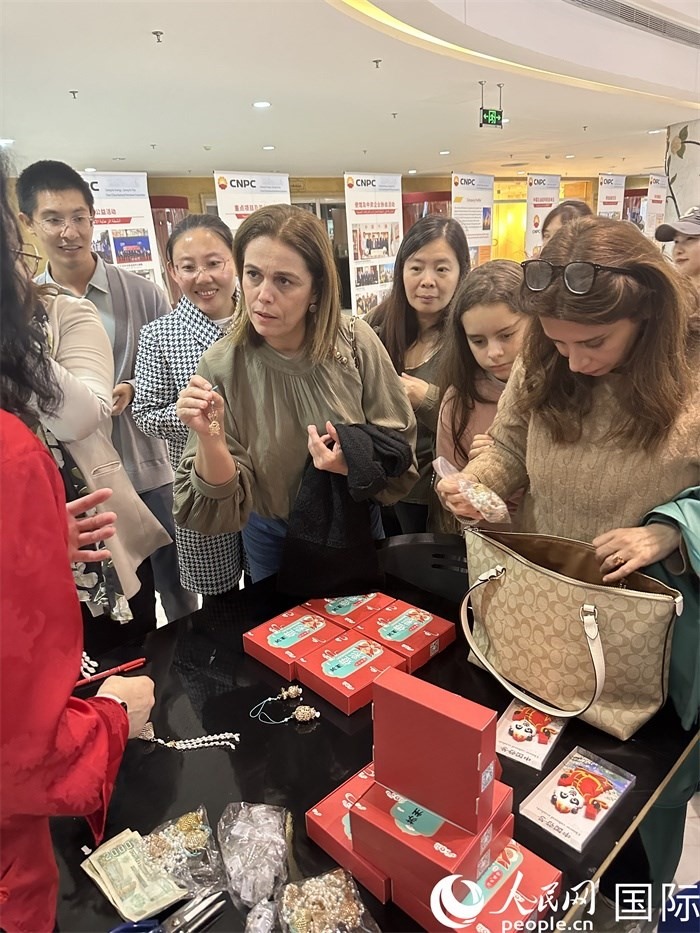 中國傳統(tǒng)非物質(zhì)文化遺產(chǎn)互動(dòng)展示。人民網(wǎng)記者 郝瑞敏攝