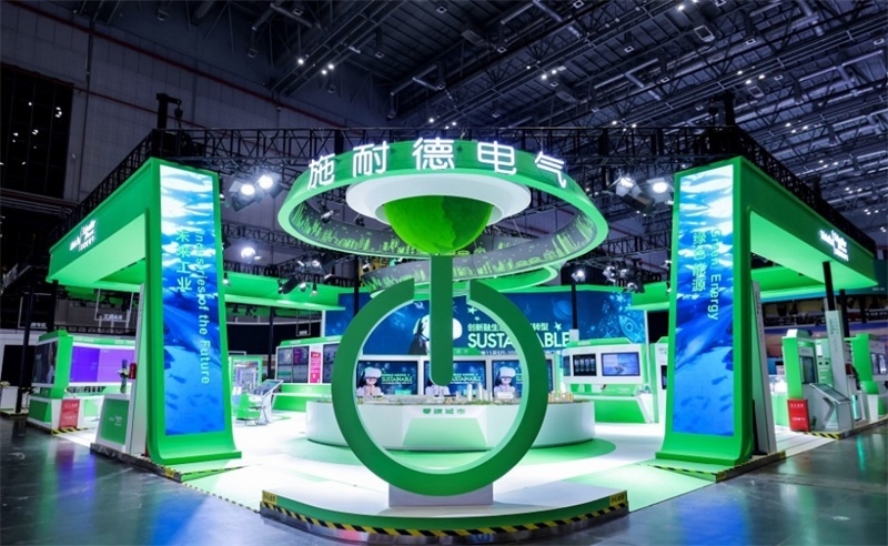 2023年，施耐德電氣在第六屆中國國際進口博覽會現(xiàn)場。施耐德電氣供圖