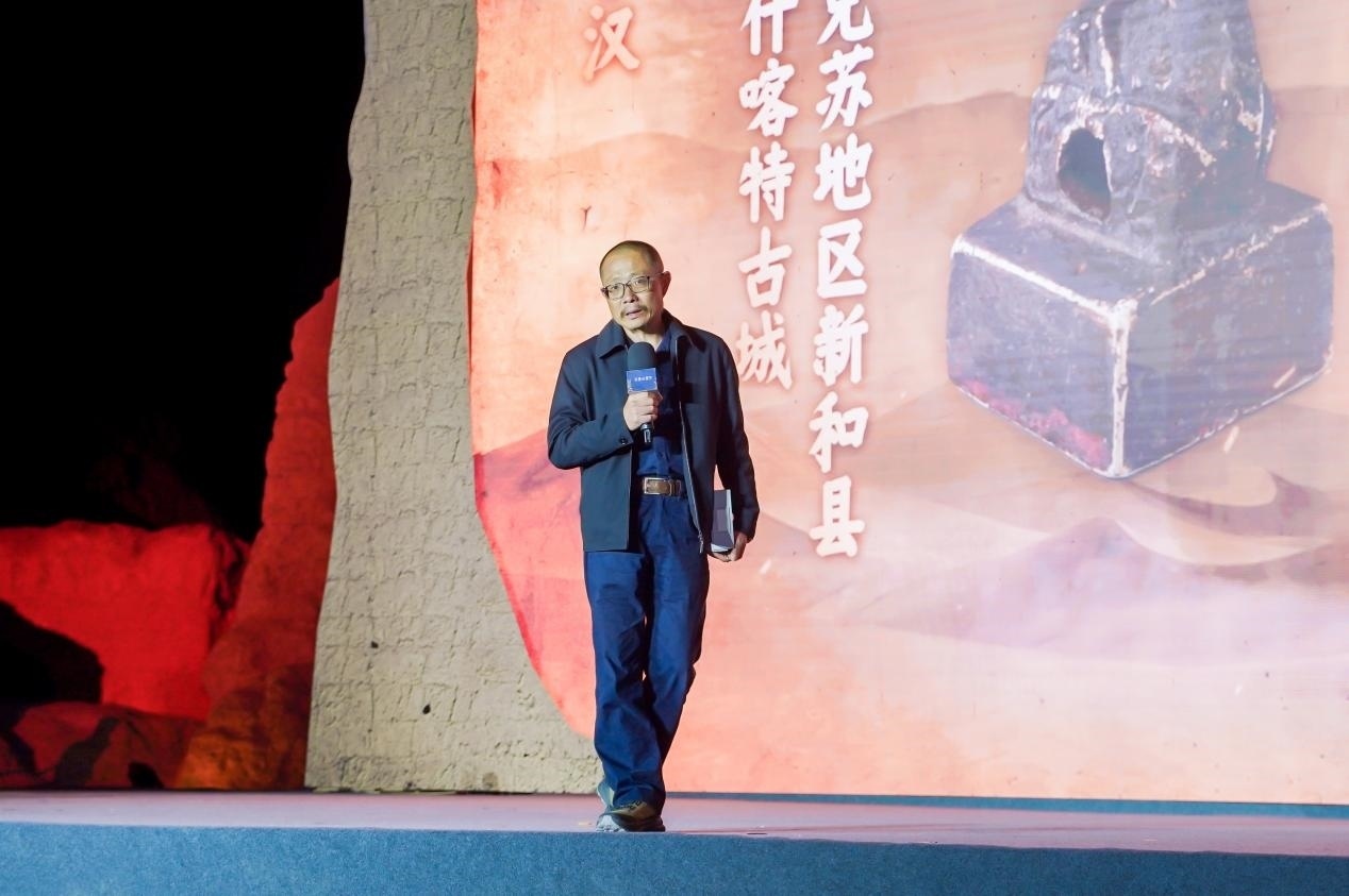 陳凌在“何以中國(guó)·五星出東方”網(wǎng)絡(luò)主題宣傳活動(dòng)現(xiàn)場(chǎng)演講。人民視頻供圖