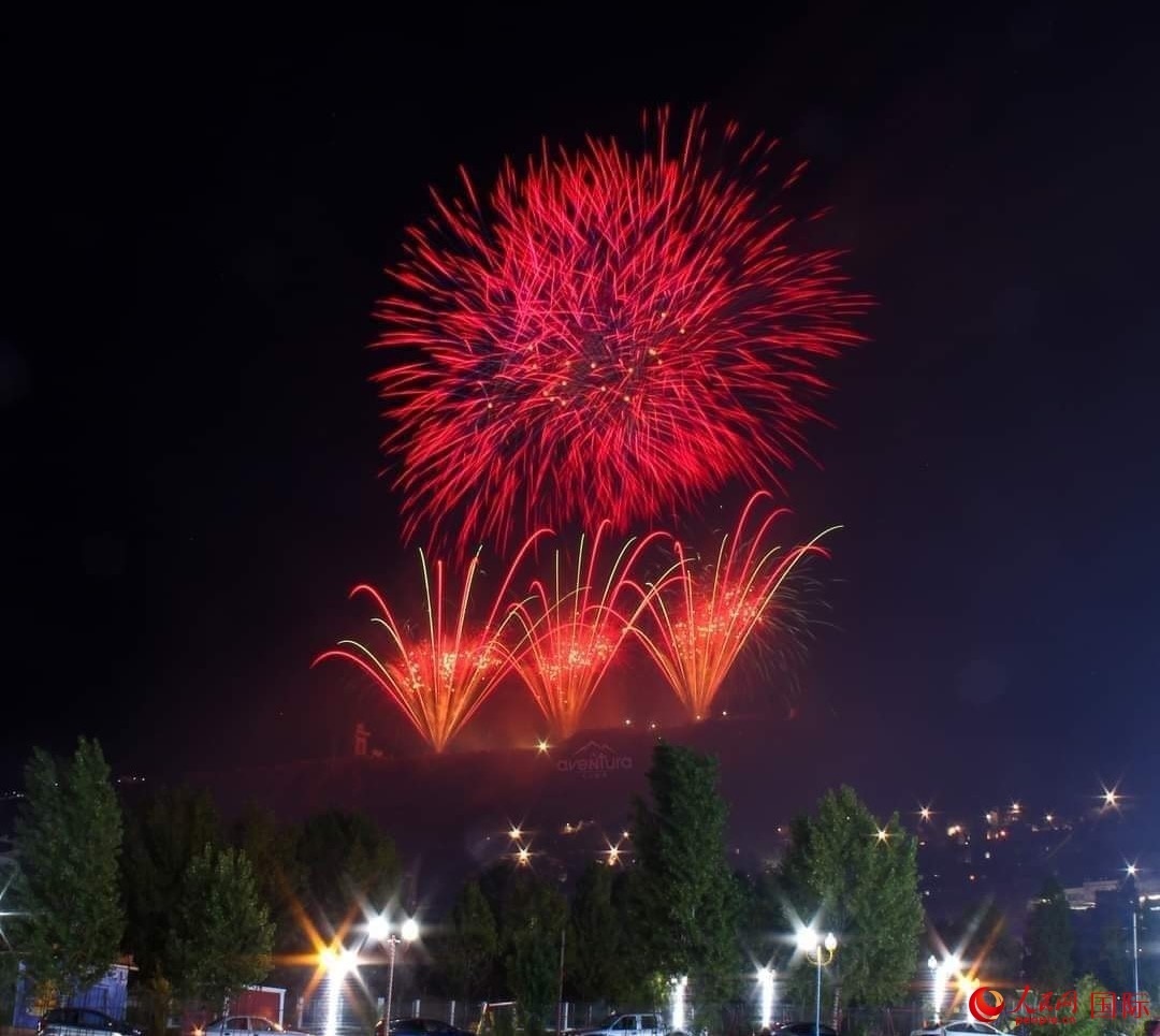 絢麗煙花秀 人民網記者 郝瑞敏攝