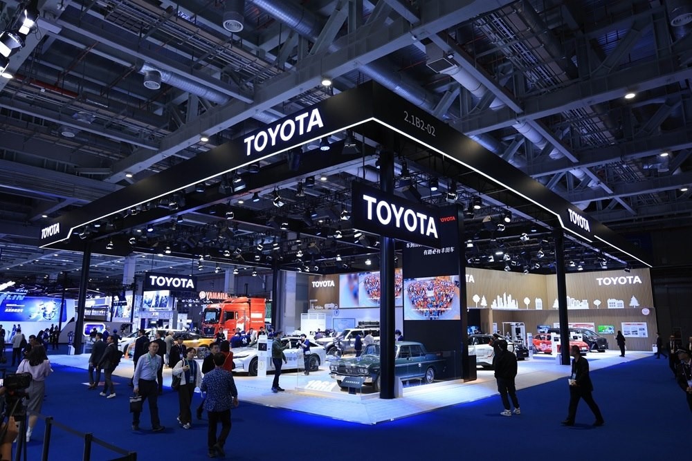 第七屆進(jìn)博會(huì)豐田展臺(tái)。人民網(wǎng)記者 車(chē)柯蒙攝