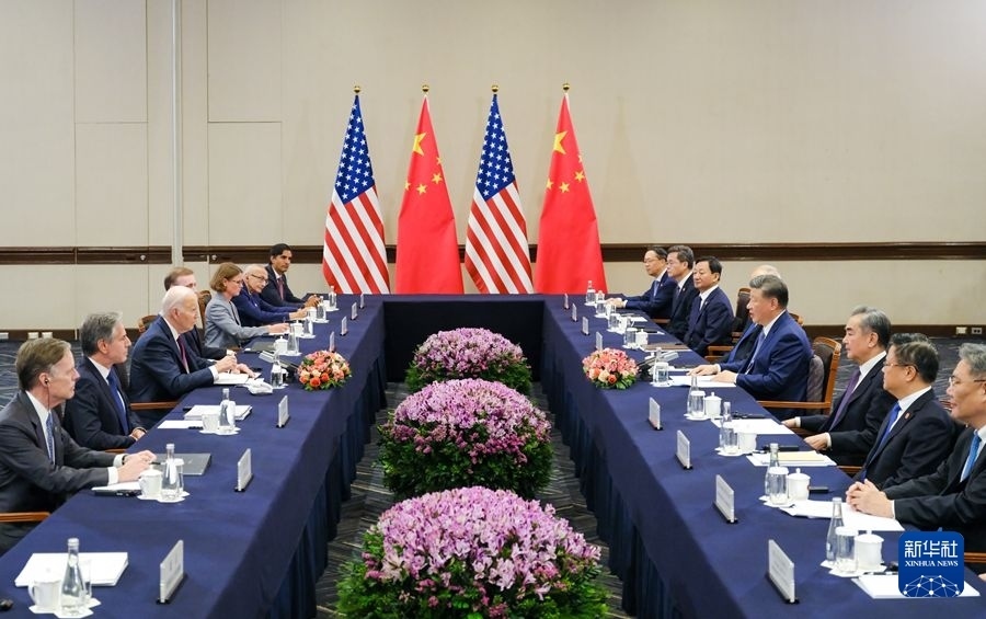 當(dāng)?shù)貢r(shí)間11月16日下午，國(guó)家主席習(xí)近平在利馬同美國(guó)總統(tǒng)拜登舉行會(huì)晤。新華社記者 丁林 攝