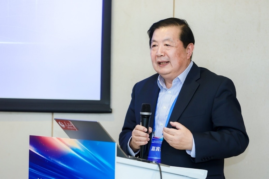 國務(wù)院參事，中國醫(yī)學(xué)科學(xué)院、北京協(xié)和醫(yī)學(xué)院長聘教授，北京協(xié)和醫(yī)學(xué)院衛(wèi)生健康管理政策學(xué)院博士生導(dǎo)師劉遠(yuǎn)立發(fā)言