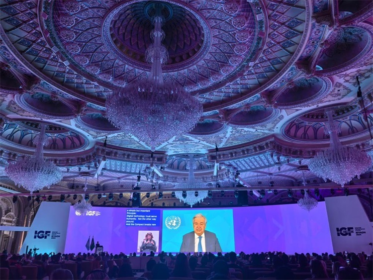 圖為第19屆聯(lián)合國(guó)互聯(lián)網(wǎng)治理論壇（IGF）“推動(dòng)科技企業(yè)履行兒童網(wǎng)絡(luò)保護(hù)責(zé)任”開(kāi)放論壇活動(dòng)現(xiàn)場(chǎng)。中國(guó)傳媒大學(xué)供圖。