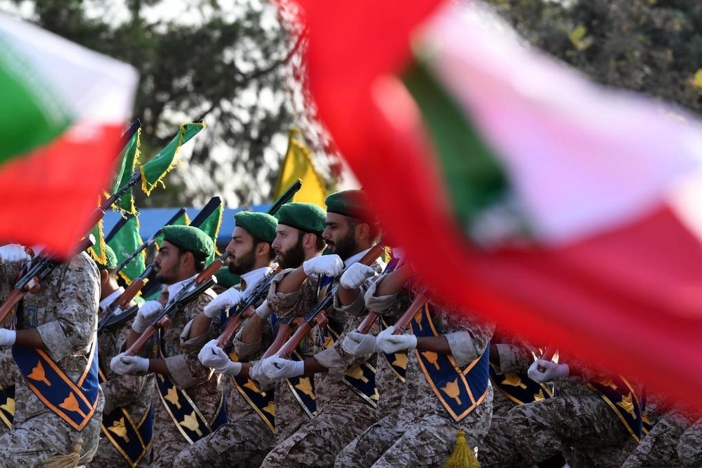 2024年9月21日，伊朗軍人在首都德黑蘭參加閱兵式。新華社記者沙達(dá)提攝