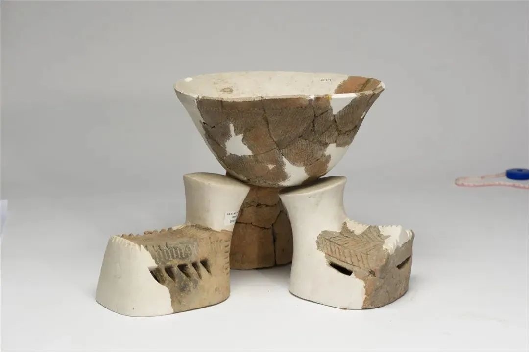 陶缽支座組合。國(guó)博供圖