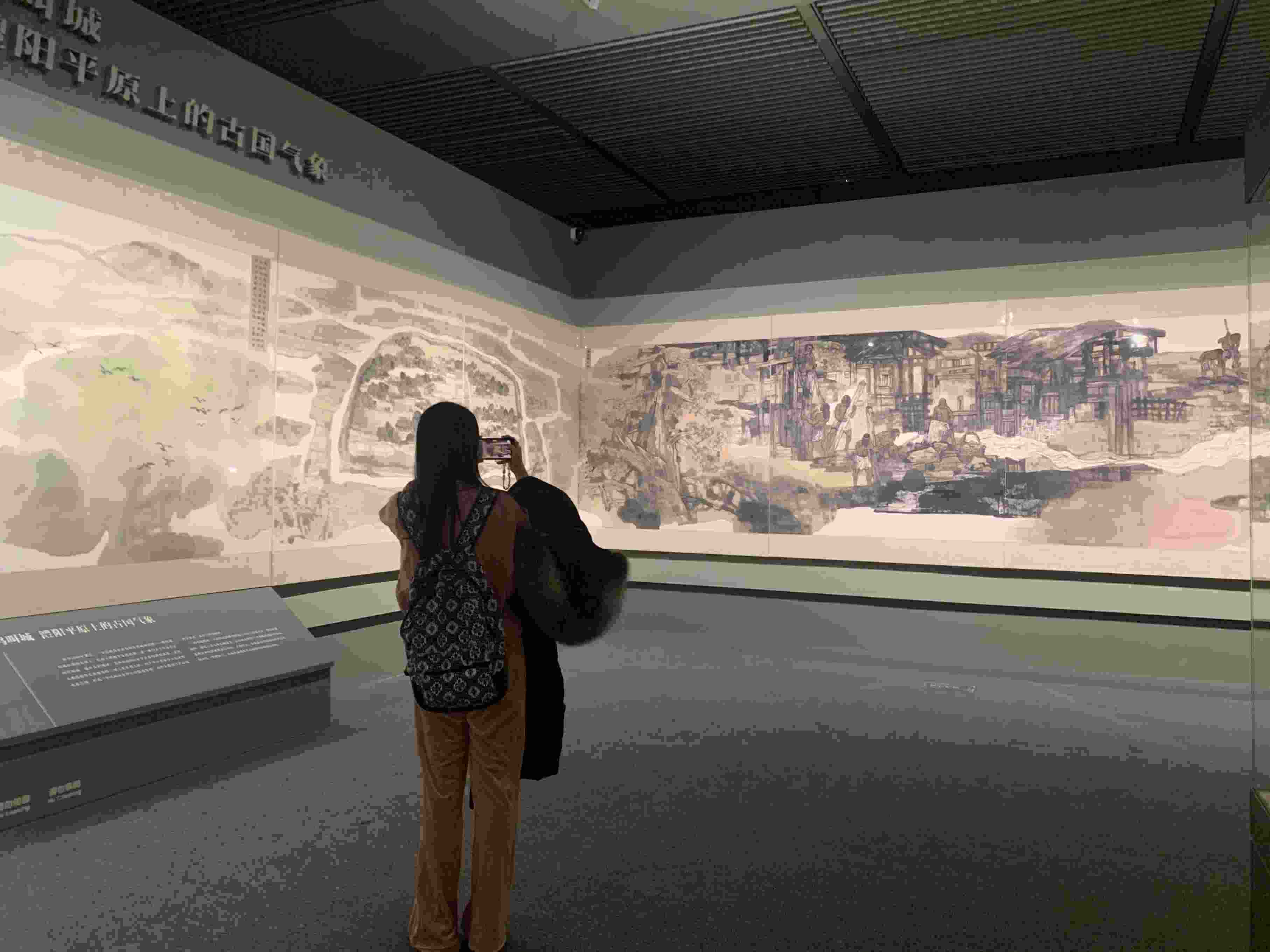 觀眾正在參觀展覽。國(guó)博供圖