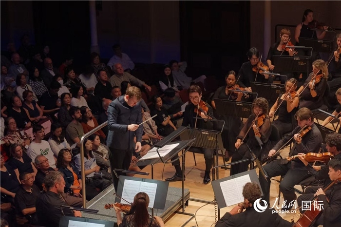 奧克蘭市政廳《空海》交響曲演出現(xiàn)場(chǎng)。張波若攝