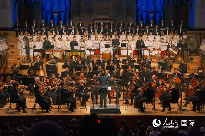 奧克蘭市政廳《空?！方豁懬莩霈F(xiàn)場(chǎng)。張波若攝