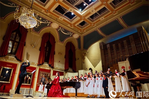 大合唱《燈火里的中國》。楊浩鵬攝