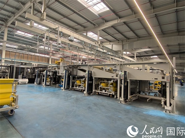 森麒麟在科技城的工廠內(nèi)部。人民網(wǎng)記者 黃培昭攝