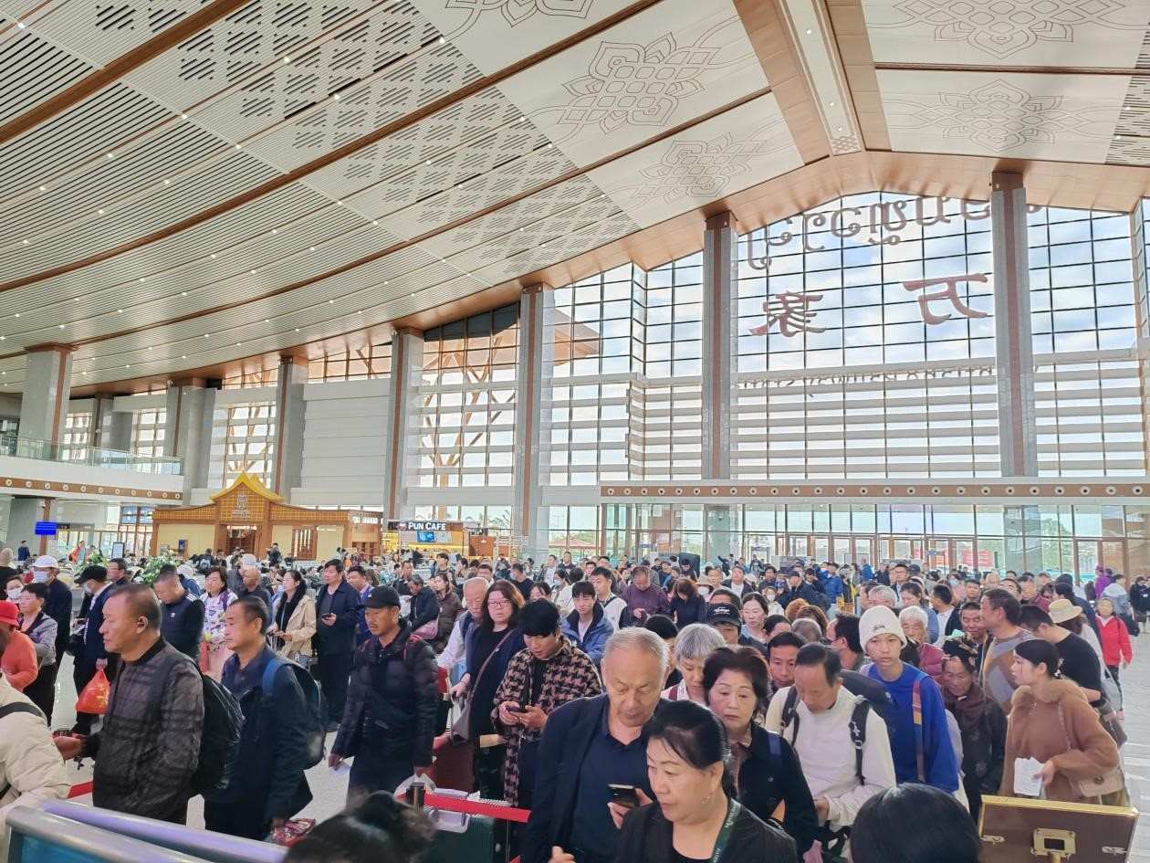 春節(jié)期間的中老鐵路萬(wàn)象站。李加勇攝