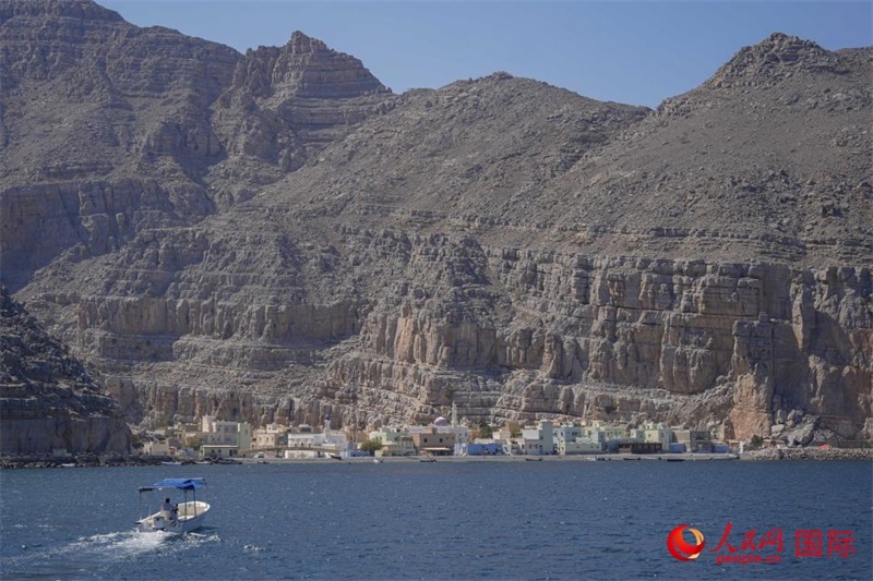 遠(yuǎn)眺庫姆扎爾村。人民網(wǎng) 塔里克·易卜拉欣攝