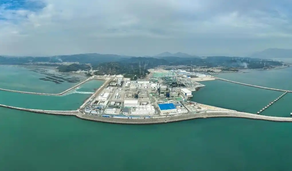 △2025年1月1日0時(shí)17分，經(jīng)過168小時(shí)滿功率連續(xù)運(yùn)行考核，漳州核電1號機(jī)組正式投入商業(yè)運(yùn)行。