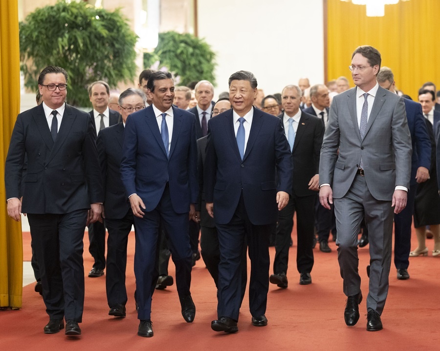 △3月28日上午，國(guó)家主席習(xí)近平在北京人民大會(huì)堂會(huì)見國(guó)際工商界代表。