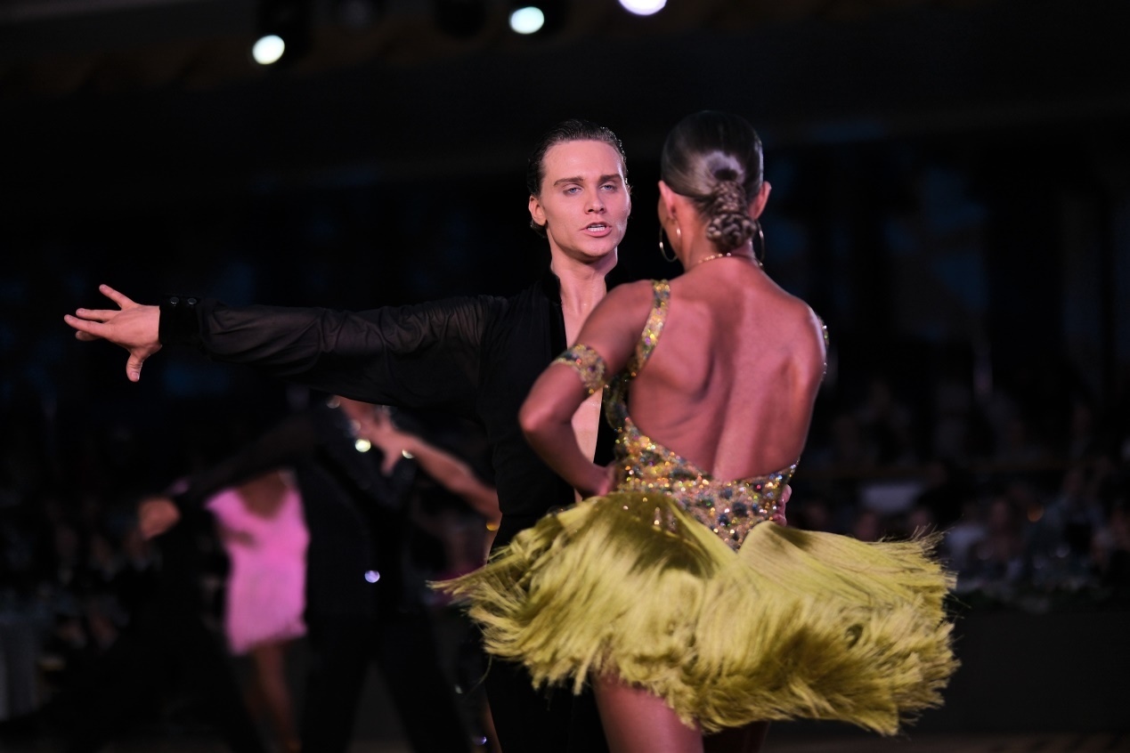 第七屆“克里姆林宮杯”國(guó)標(biāo)舞錦標(biāo)賽現(xiàn)場(chǎng)。于子恒攝