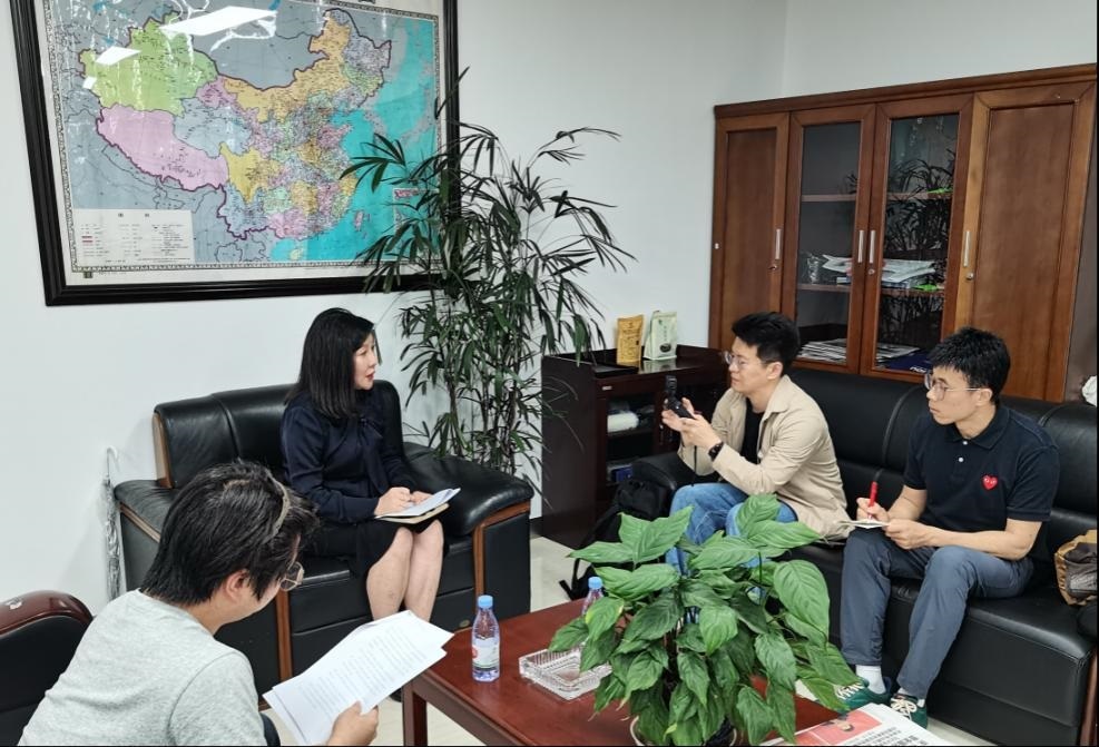 記者采訪企業(yè)跨境物流建設(shè)情況。人民網(wǎng) 孫啟凡攝