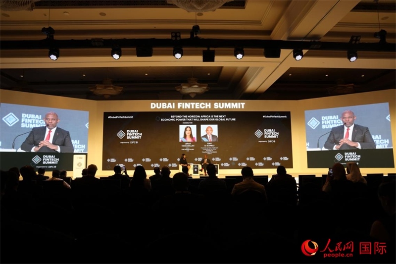 2025迪拜金融科技峰會(huì)期間舉行的對(duì)話活動(dòng)。人民網(wǎng)記者 張志文攝