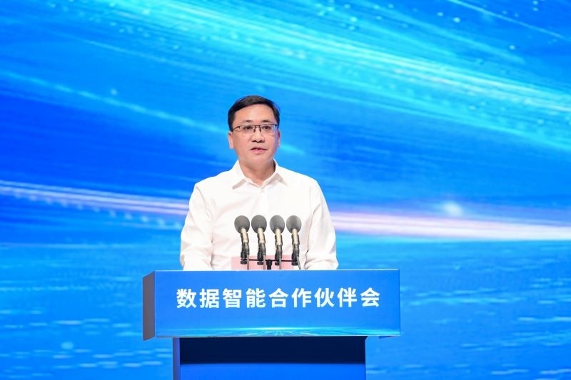 圖為河南省人民政府國有資產(chǎn)監(jiān)督管理委員會黨委委員、副主任李海峰。