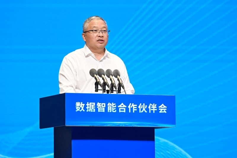 圖為豫資控股集團黨委書記、董事長秦建斌。